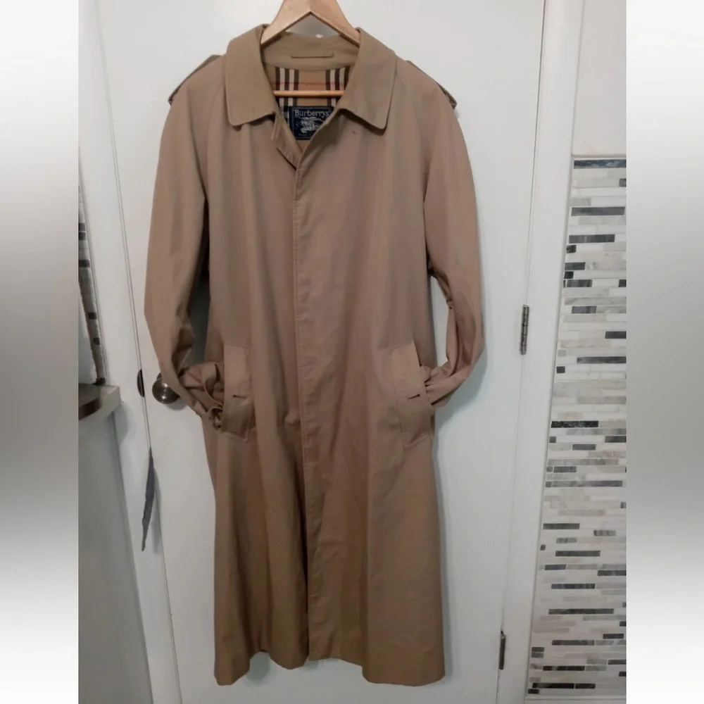 Vintage Burberrys London Women’s 10 44 long beige Trench coat Nova Check lining